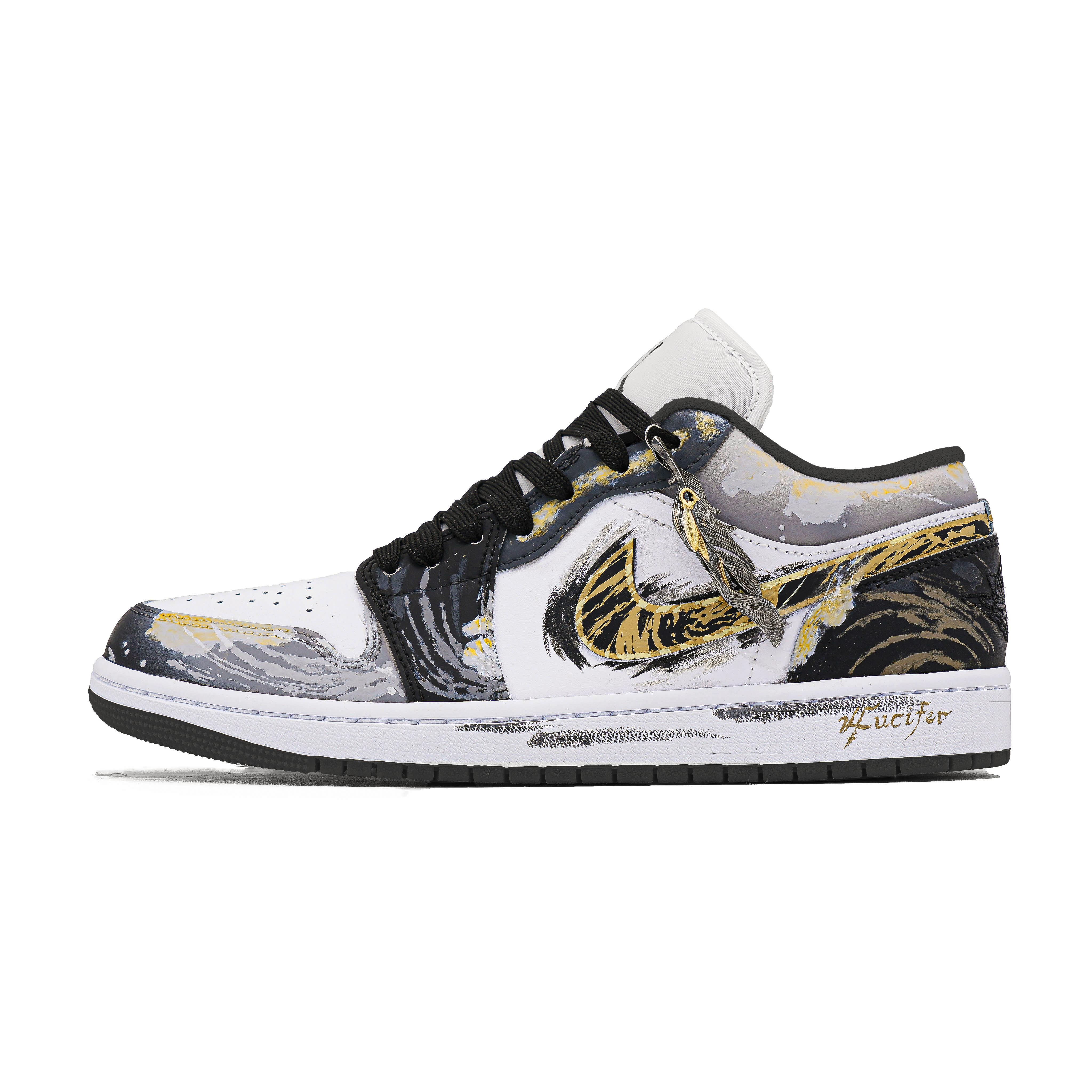 Jordan Air Jordan 1 Lucifer Abrasion Resistant Low top Vintage Basketball Shoes Unisex Black Gold 553558-081(Team1576-) 44
Jordan Air Jordan 1 Lucifer Abrasion Resistant Low top Vintage Basketball Shoes Unisex Black Gold 553558-081(Team1576-) 44