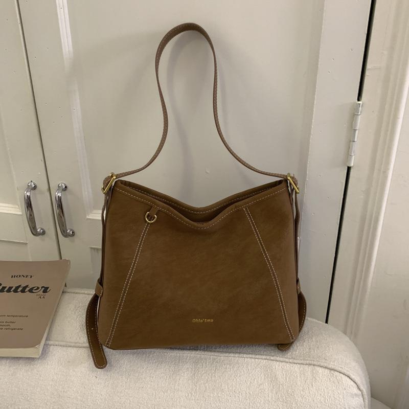 Niche retro underarm bag women s winter high-value simple commuting fashion messenger bag bag
Niche retro underarm bag women s winter high-value simple commuting fashion messenger bag bag