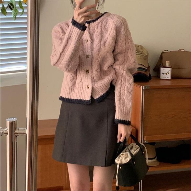Gentle Clash of Colours Sweater Women s Autumn and Winter Temperament Soft Twist Knitted Cardigan Tops One Size
Gentle Clash of Colours Sweater Women s Autumn and Winter Temperament Soft Twist Knitted Cardigan Tops One Size