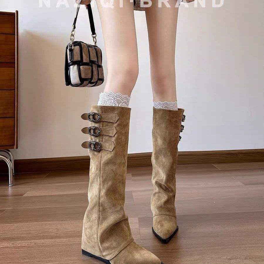 Pointed inner heightening trouser boots women s belt buckle white wedge heel knight boots 2025 winter but knee boots 35 хакі
Pointed inner heightening trouser boots women s belt buckle white wedge heel knight boots 2025 winter but knee boots 35 хакі