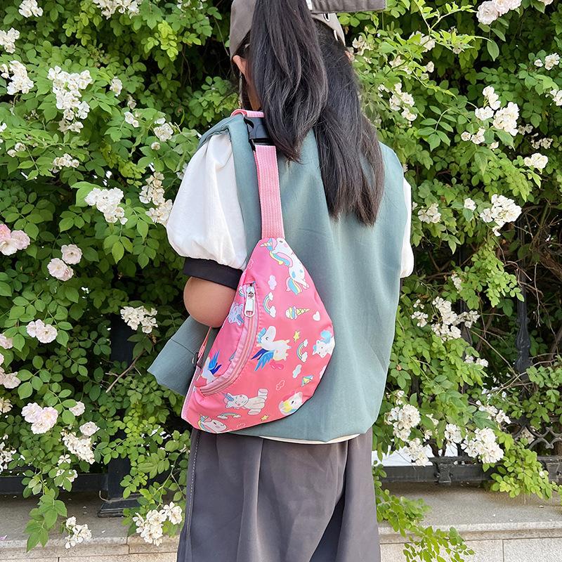 Boys and girls fanny pack gift bag Children s breast bag New cartoon dinosaur unicorn shoulder messenger bag світло-синій колір
Boys and girls fanny pack gift bag Children s breast bag New cartoon dinosaur unicorn shoulder messenger bag світло-синій колір