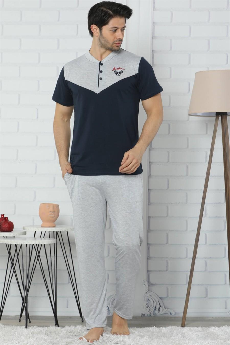 комплект: футболки та штани SNY (83183) 50(L) різнокольорові кольору
комплект: футболки та штани SNY (83183) 50(L) різнокольорові кольору