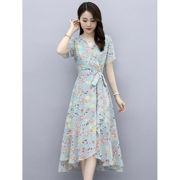 Floral dress women s summer simple and generous temperament socialite mother feeling skirt 5XL синій
Floral dress women s summer simple and generous temperament socialite mother feeling skirt 5XL синій