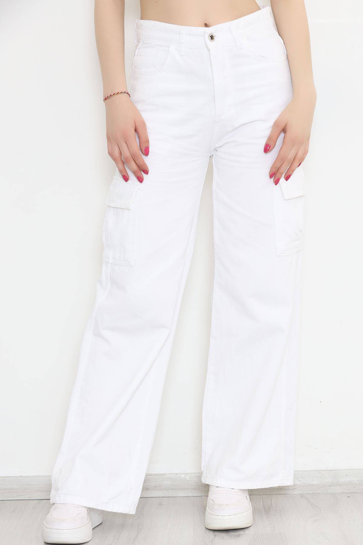 Джинсы с карманами-карго белые
Джинсы с карманами-карго белые