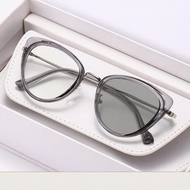 Metal Retro Cat Eye Photochromic Myopia Glasses Fashionable And High-End Large Frame Anti Blue Light Glasses Diopter To +4.0 0
Metal Retro Cat Eye Photochromic Myopia Glasses Fashionable And High-End Large Frame Anti Blue Light Glasses Diopter To +4.0 0