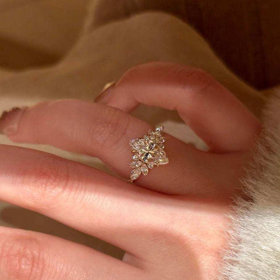 Luxury inlaid full diamonds ring engagement fashion horse eye rings for women high-end and unique design wedding jewelry gift resizable золотий
Luxury inlaid full diamonds ring engagement fashion horse eye rings for women high-end and unique design wedding jewelry gift resizable золотий