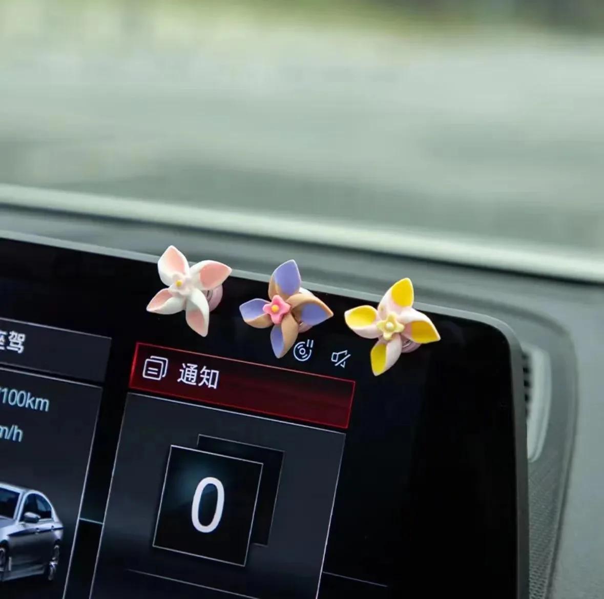 Wind-Driven Car Rotating Ornaments Small Creative Center Console Interior Decorations Accessory for Vehicles
Wind-Driven Car Rotating Ornaments Small Creative Center Console Interior Decorations Accessory for Vehicles