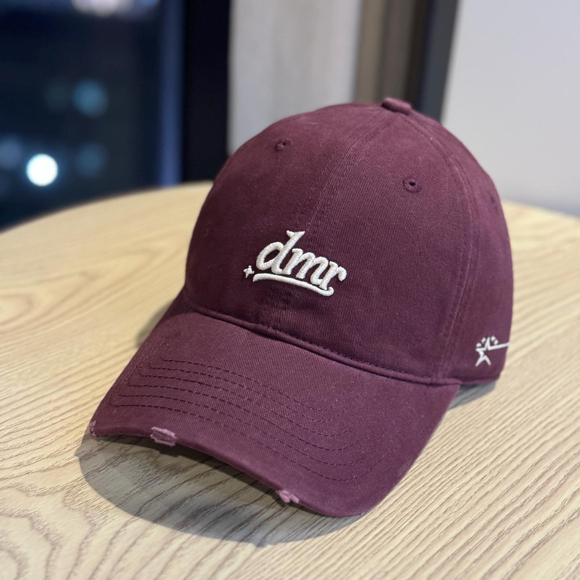 Korean Style dmr Small Letter Washed Soft Top Baseball Cap for Women, Versatile for Street Outings, Korean Style, Trendy for Students and Couples Adult54-60Adjustable вина червоного кольору
Korean Style dmr Small Letter Washed Soft Top Baseball Cap for Women, Versatile for Street Outings, Korean Style, Trendy for Students and Couples Adult54-60Adjustable вина червоного кольору