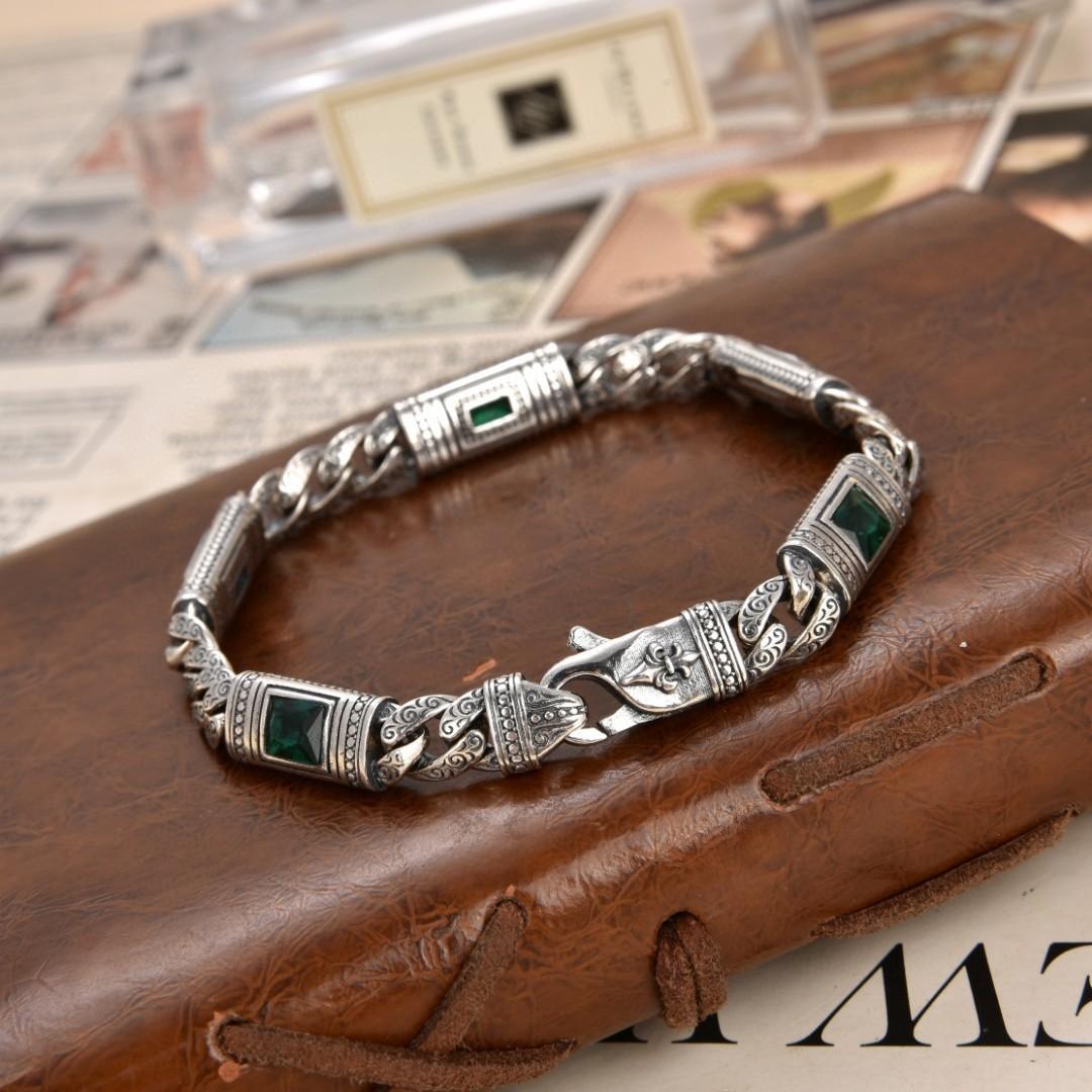 New Tang Grass Pattern Bracelet for Men and Women Cuban Chain Fashion Türkiye Style Luxury Jewelry 20cm
New Tang Grass Pattern Bracelet for Men and Women Cuban Chain Fashion Türkiye Style Luxury Jewelry 20cm