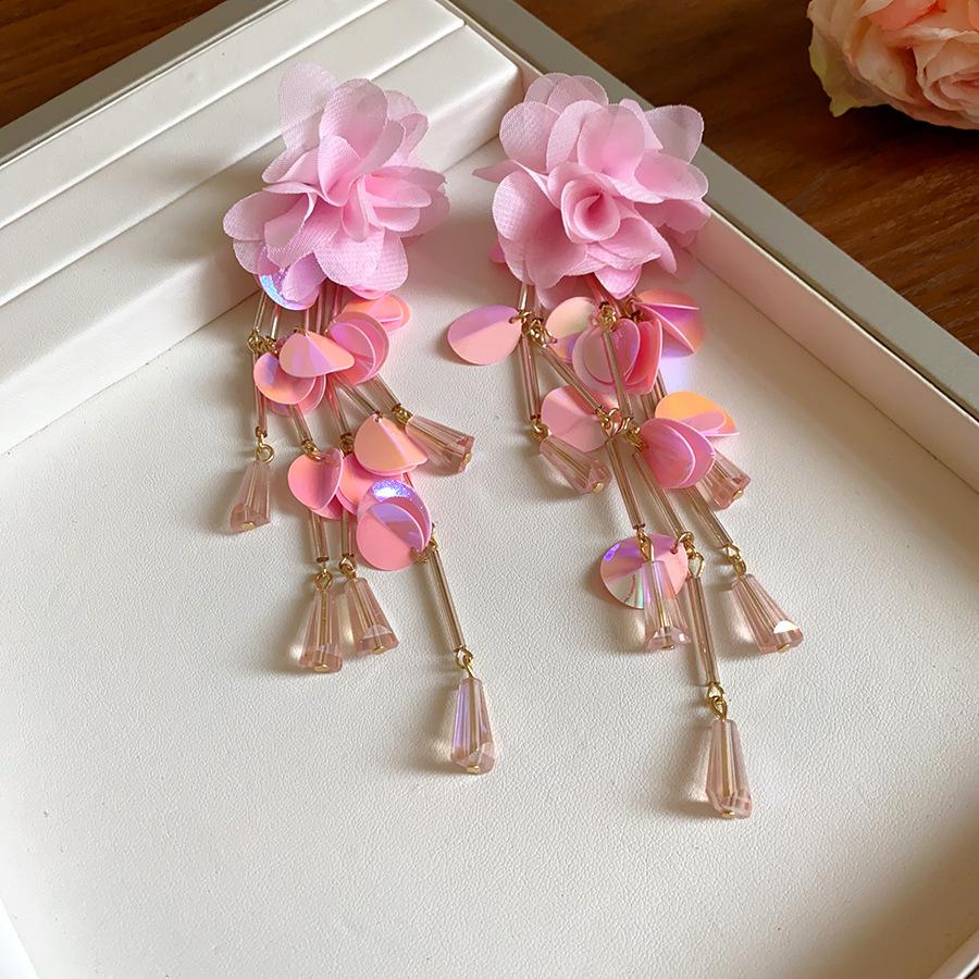 Silver needle glass sequined chiffon flower fringed earrings exaggerated sweet and fresh earrings new trend earrings
Silver needle glass sequined chiffon flower fringed earrings exaggerated sweet and fresh earrings new trend earrings