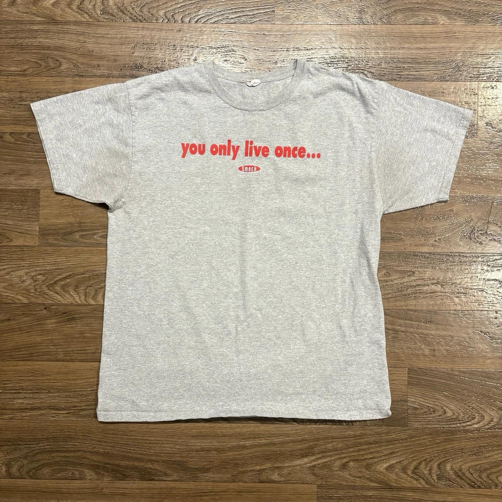 Y2K / Винтажная футболка Smack Apparel You Only Live Once Соперничество OSU и Michigan Серая XL M
Y2K / Винтажная футболка Smack Apparel You Only Live Once Соперничество OSU и Michigan Серая XL M