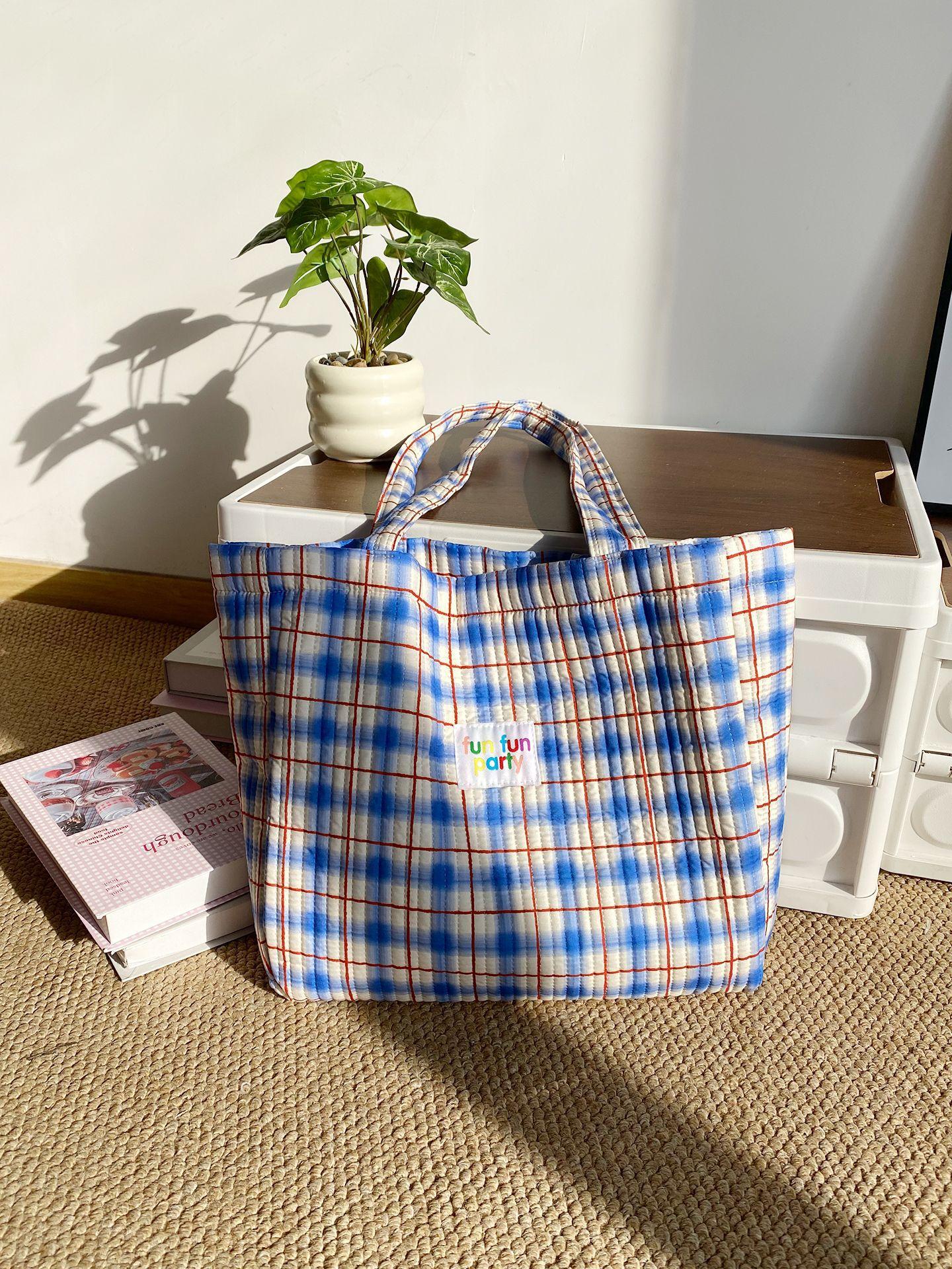 Literary and Artistic Forest Plaid Quilted Cotton Women s Shoulder Bags Korean Retro Ladies Handbag Versatile Female Tote Bag синій
Literary and Artistic Forest Plaid Quilted Cotton Women s Shoulder Bags Korean Retro Ladies Handbag Versatile Female Tote Bag синій