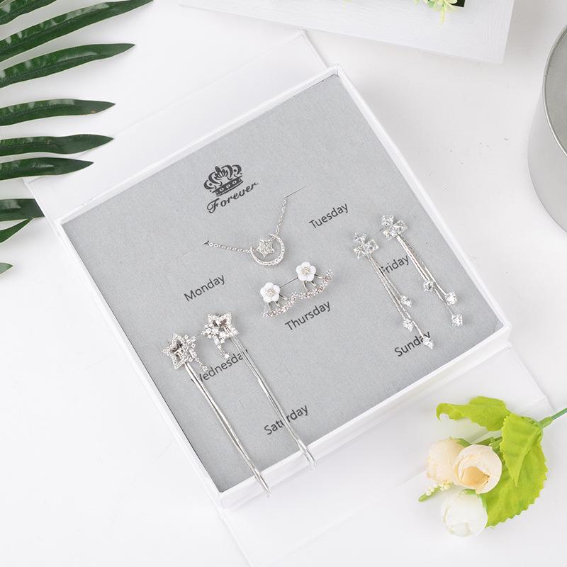 Набір срібних прикрас 925 проби: намисто зі зіркою та сережки з китицями - різдвяний подарунок для дівчат 925 Silver
Набір срібних прикрас 925 проби: намисто зі зіркою та сережки з китицями - різдвяний подарунок для дівчат 925 Silver