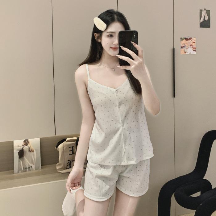 Women s Floral Summer Pajama Set: V-Neck Camisole, Shorts, and Thin Cardigan in Cotton L
Women s Floral Summer Pajama Set: V-Neck Camisole, Shorts, and Thin Cardigan in Cotton L
