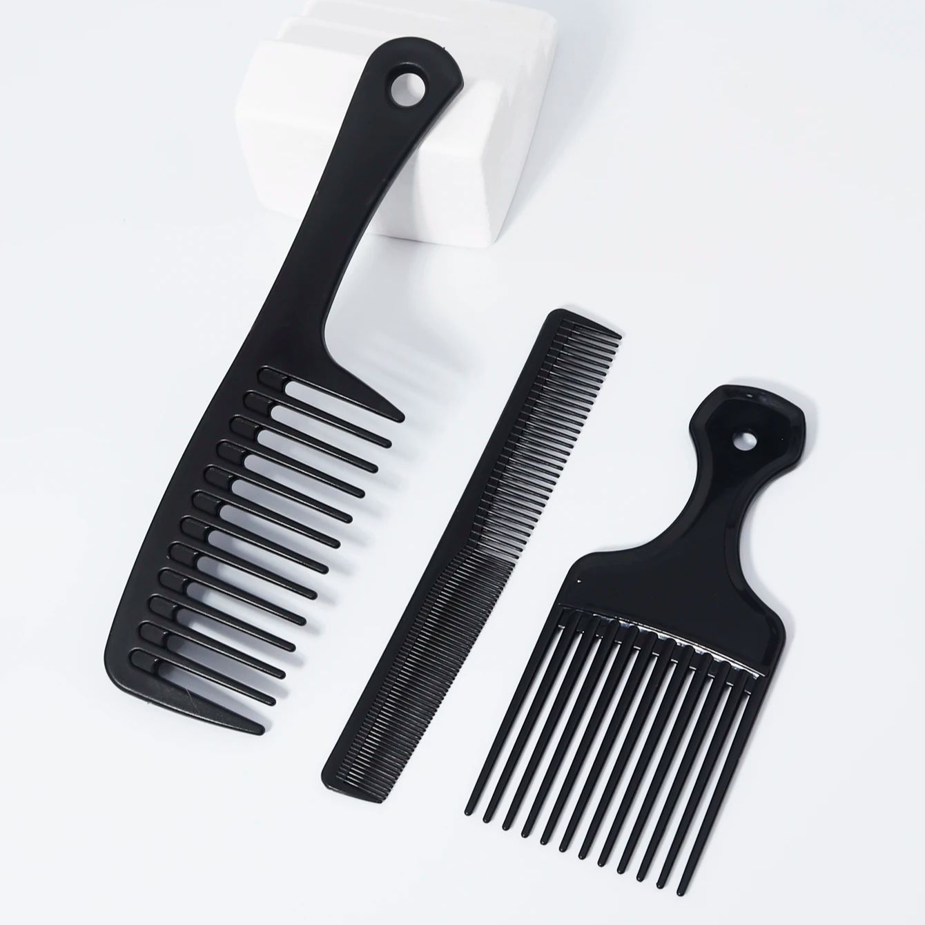 Набор из 3 расчесок с широкими зубьями, пик и вставная расческа, карманная расческа с мелкими зубьями, многофункциональный набор расчесок, специально для париков из натуральных волос
Набор из 3 расчесок с широкими зубьями, пик и вставная расческа, карманная расческа с мелкими зубьями, многофункциональный набор расчесок, специально для париков из натуральных волос
