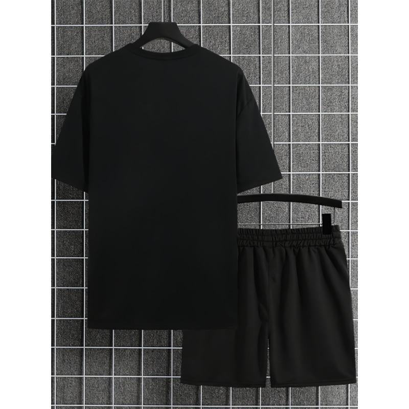 Men s suit short sleeve T-shirt and shorts XL
Men s suit short sleeve T-shirt and shorts XL