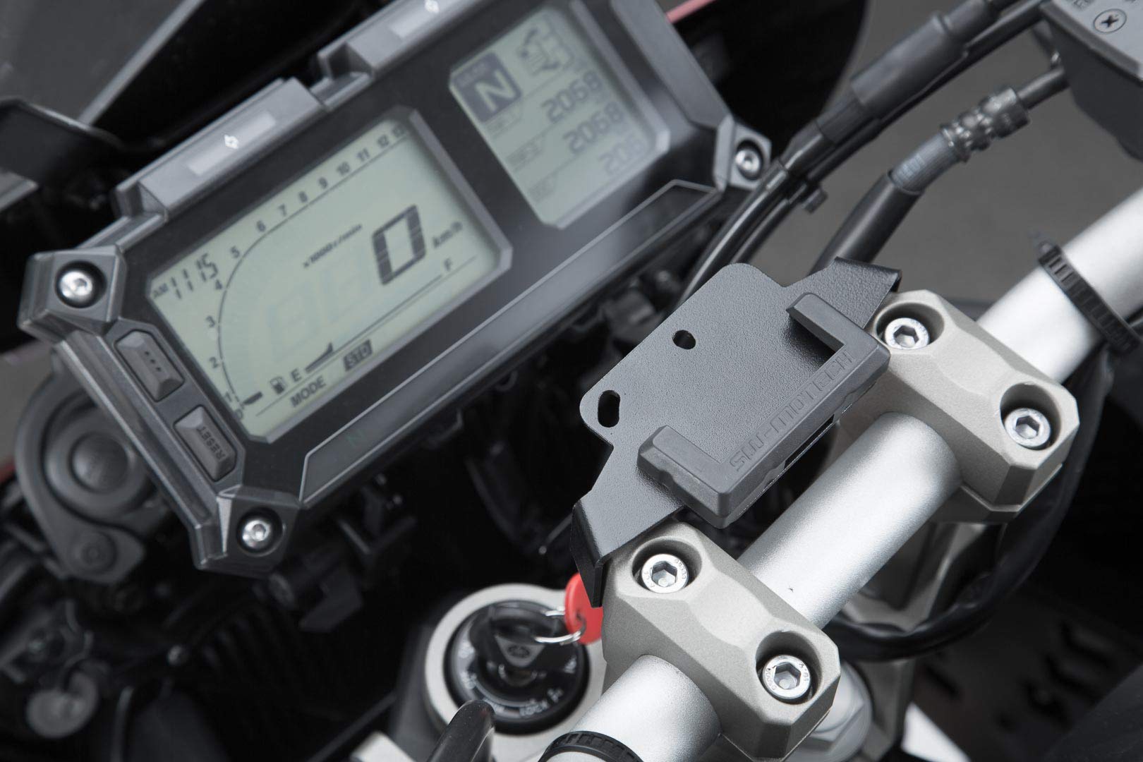 Крепление GPS на руль, черное, Yamaha Tracer 900 SW-MOTECH GT(18)/MT-09 Трассер/Трассер 900(14-18) GPS.06.525.10200/Б
Крепление GPS на руль, черное, Yamaha Tracer 900 SW-MOTECH GT(18)/MT-09 Трассер/Трассер 900(14-18) GPS.06.525.10200/Б