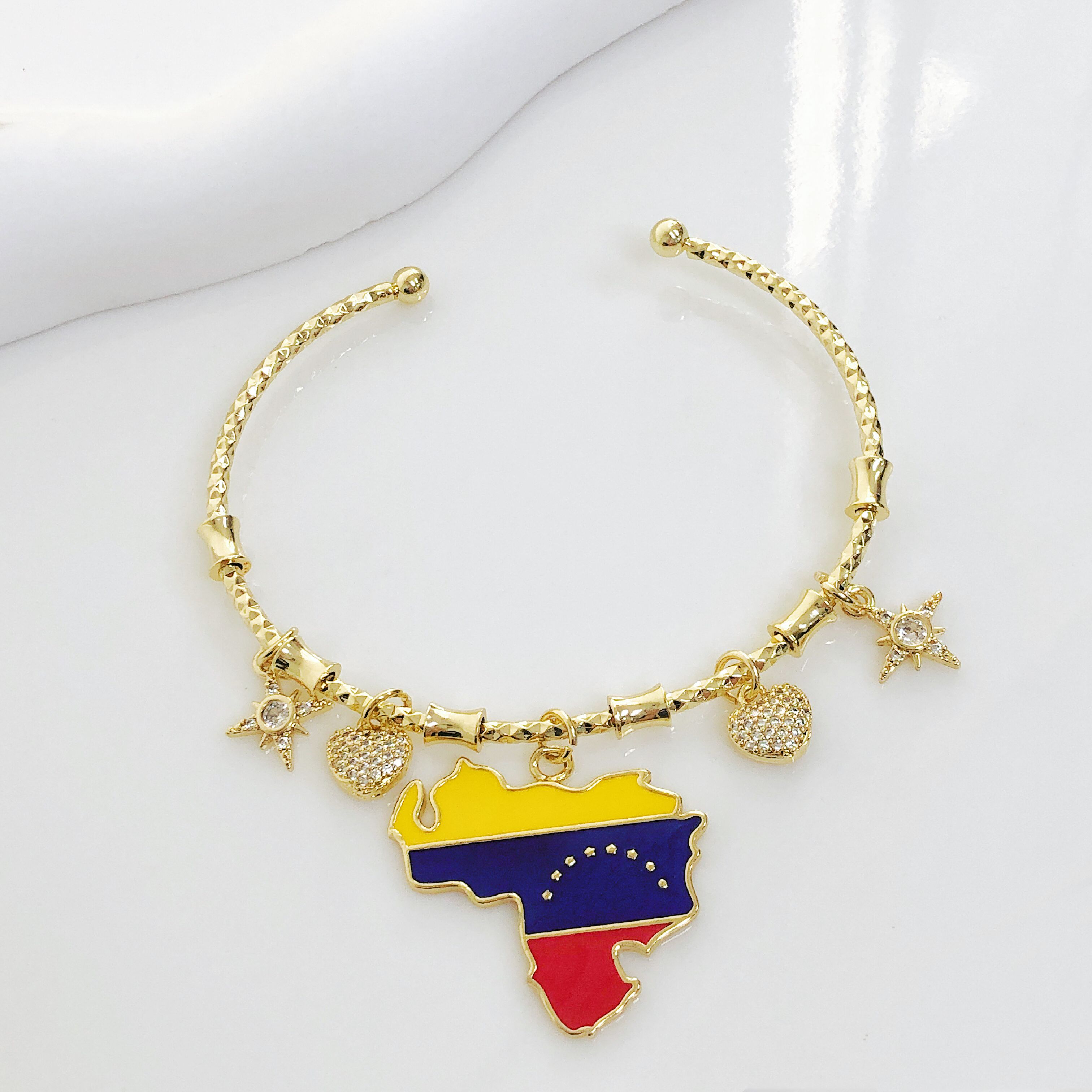 Hot-selling Venezuelan Flag Zircon Star Bangle Candy Cuff Bracelet New Fashion Men Women Holiday Zircon Gift Accessories
Hot-selling Venezuelan Flag Zircon Star Bangle Candy Cuff Bracelet New Fashion Men Women Holiday Zircon Gift Accessories