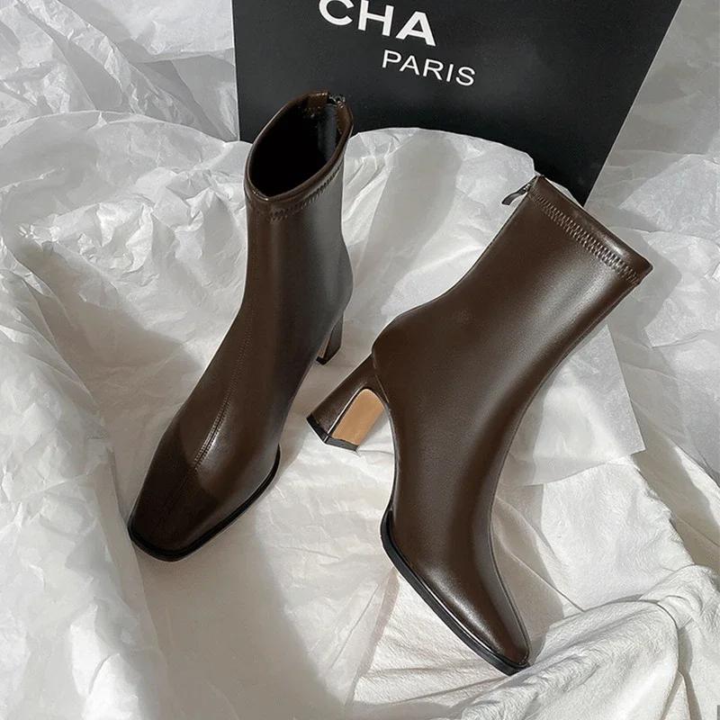 Винтажные массивные ботильоны на толстом каблуке для женщин, модные ботинки с квадратным носком и боковой молнией, удобные, из мягкой кожи, на высоком каблуке, женские 40
Винтажные массивные ботильоны на толстом каблуке для женщин, модные ботинки с квадратным носком и боковой молнией, удобные, из мягкой кожи, на высоком каблуке, женские 40