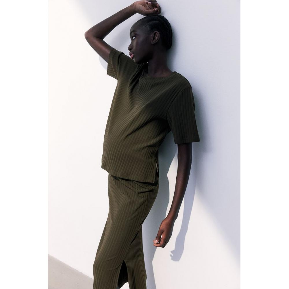 HM MAMA Комплект из 2 предметов в рубчик темно-зеленый хаки 
HM MAMA Комплект из 2 предметов в рубчик темно-зеленый хаки