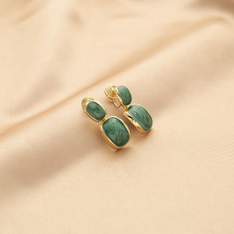 Metal Geometric Simple Mosquito Ear Clips Without Ear Holes Ear Accessories for Women
Metal Geometric Simple Mosquito Ear Clips Without Ear Holes Ear Accessories for Women