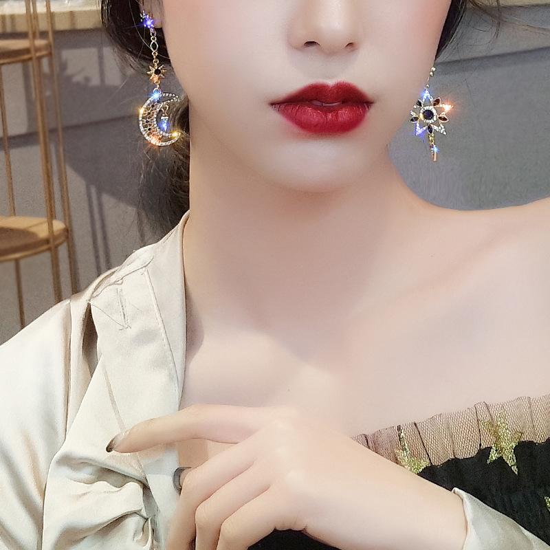 Элегантные асимметричные серьги-звезды и луны, длинные, эффектные, с кисточками, сверкающие, персонализированные ювелирные изделия