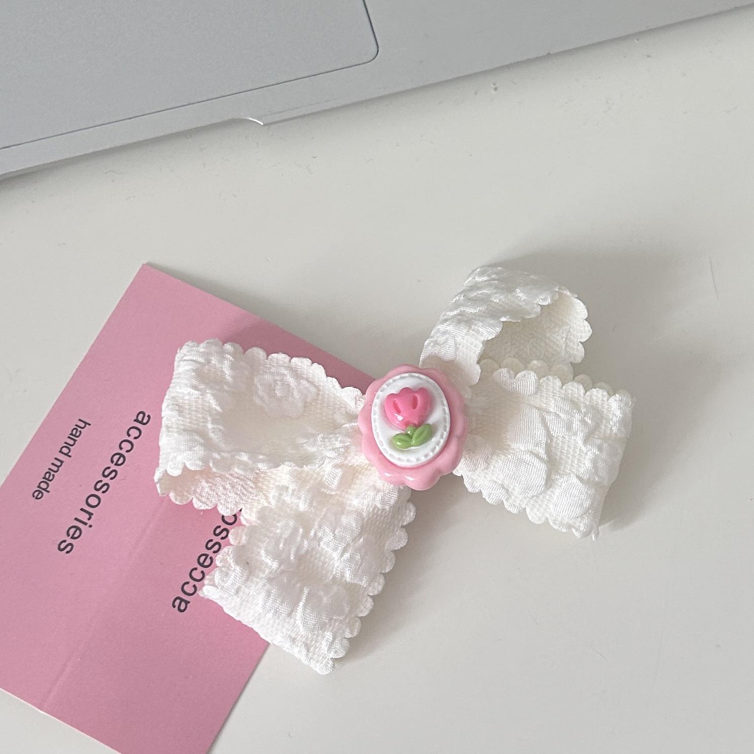 Tulip Lace Bow Spring/Summer Hair Clip – Cute, Versatile, Student Style Duckbill Clip
Tulip Lace Bow Spring/Summer Hair Clip – Cute, Versatile, Student Style Duckbill Clip