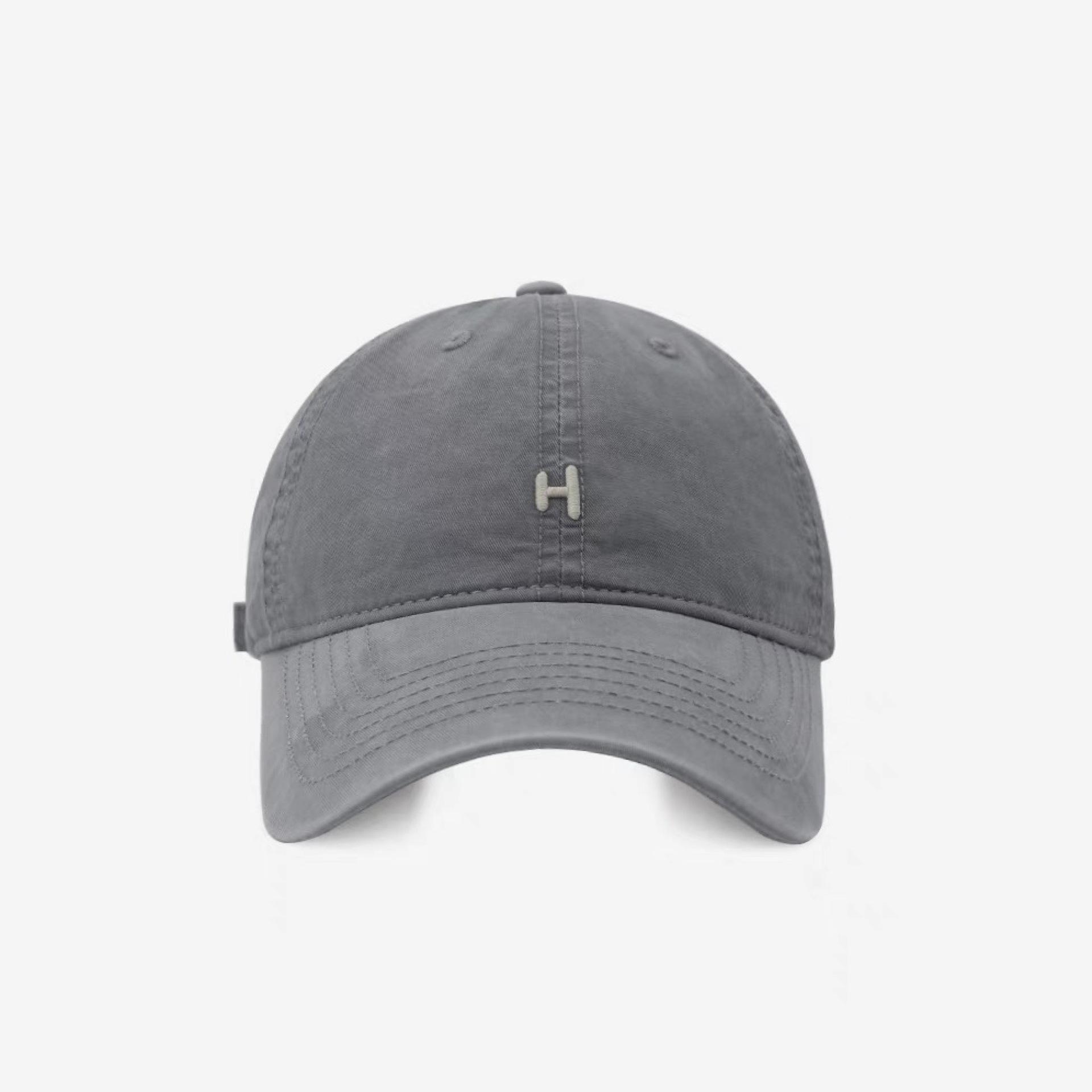 Простая и модная бейсболка с вышивкой буквы H для мужчин и женщин Летняя корейская версия Универсальный мягкий верх, козырек «утиный язык» Adjustable
Простая и модная бейсболка с вышивкой буквы H для мужчин и женщин Летняя корейская версия Универсальный мягкий верх, козырек «утиный язык» Adjustable