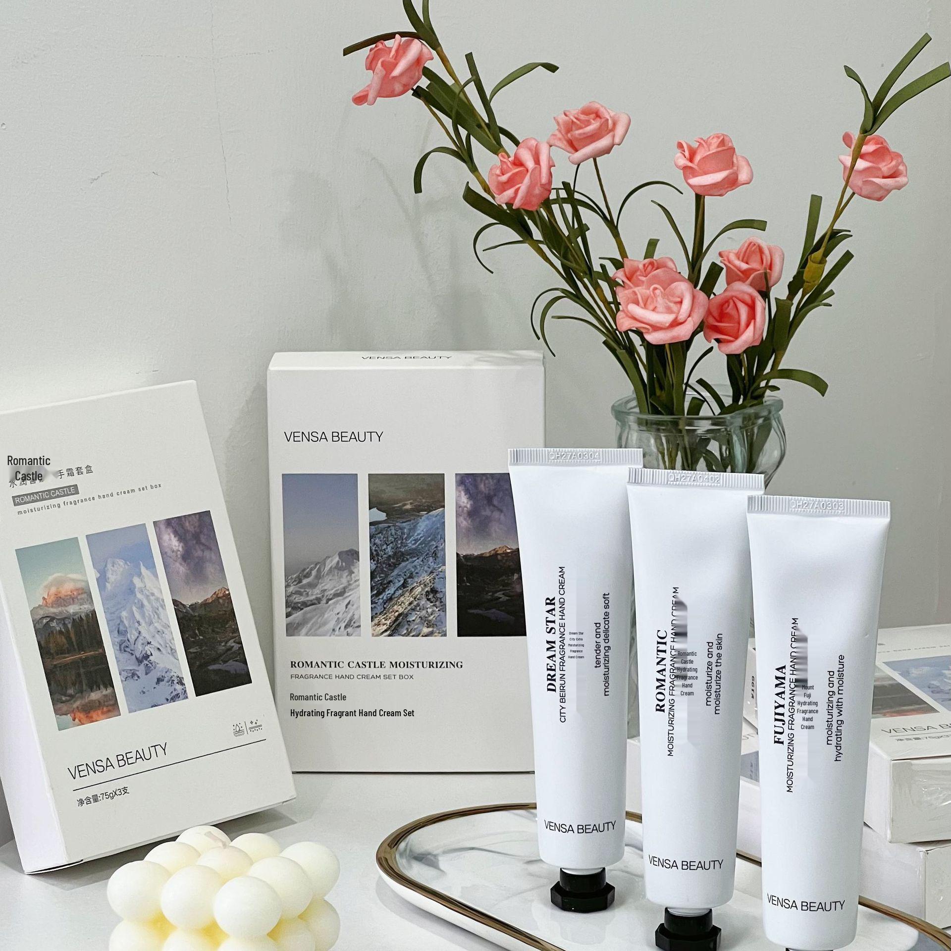 Романтический замок Увлажняющий крем для рук Дуэт - Увлажняющий набор с ароматом для осени и зимы Сувенир
Романтический замок Увлажняющий крем для рук Дуэт - Увлажняющий набор с ароматом для осени и зимы Сувенир