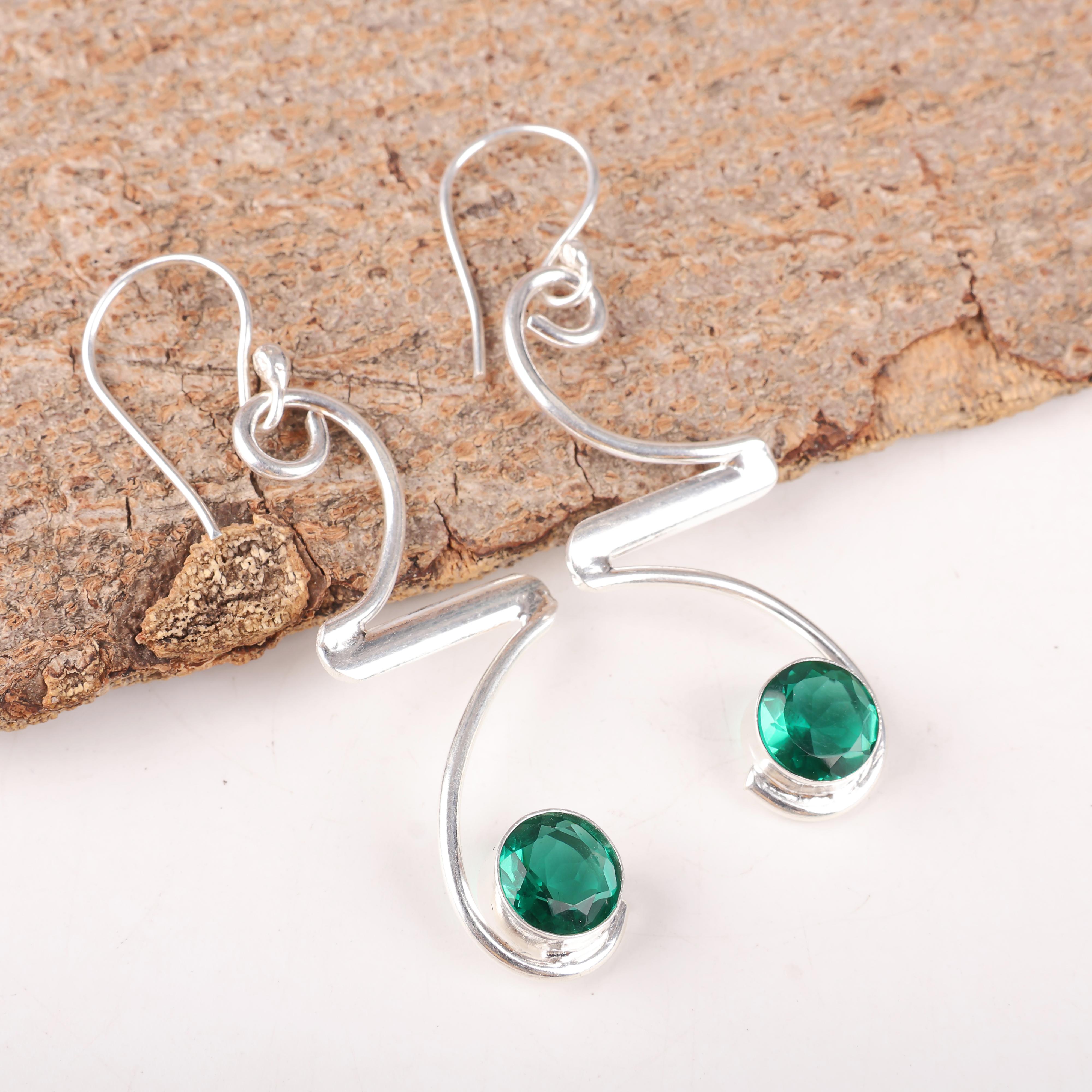 Beautiful Green Emerald Gemstone Silver Earrings, Handmade Meditation Earrings, 925 Sterling Silver Jewelry For Wedding Gift 2.35 Inches зелений
Beautiful Green Emerald Gemstone Silver Earrings, Handmade Meditation Earrings, 925 Sterling Silver Jewelry For Wedding Gift 2.35 Inches зелений
