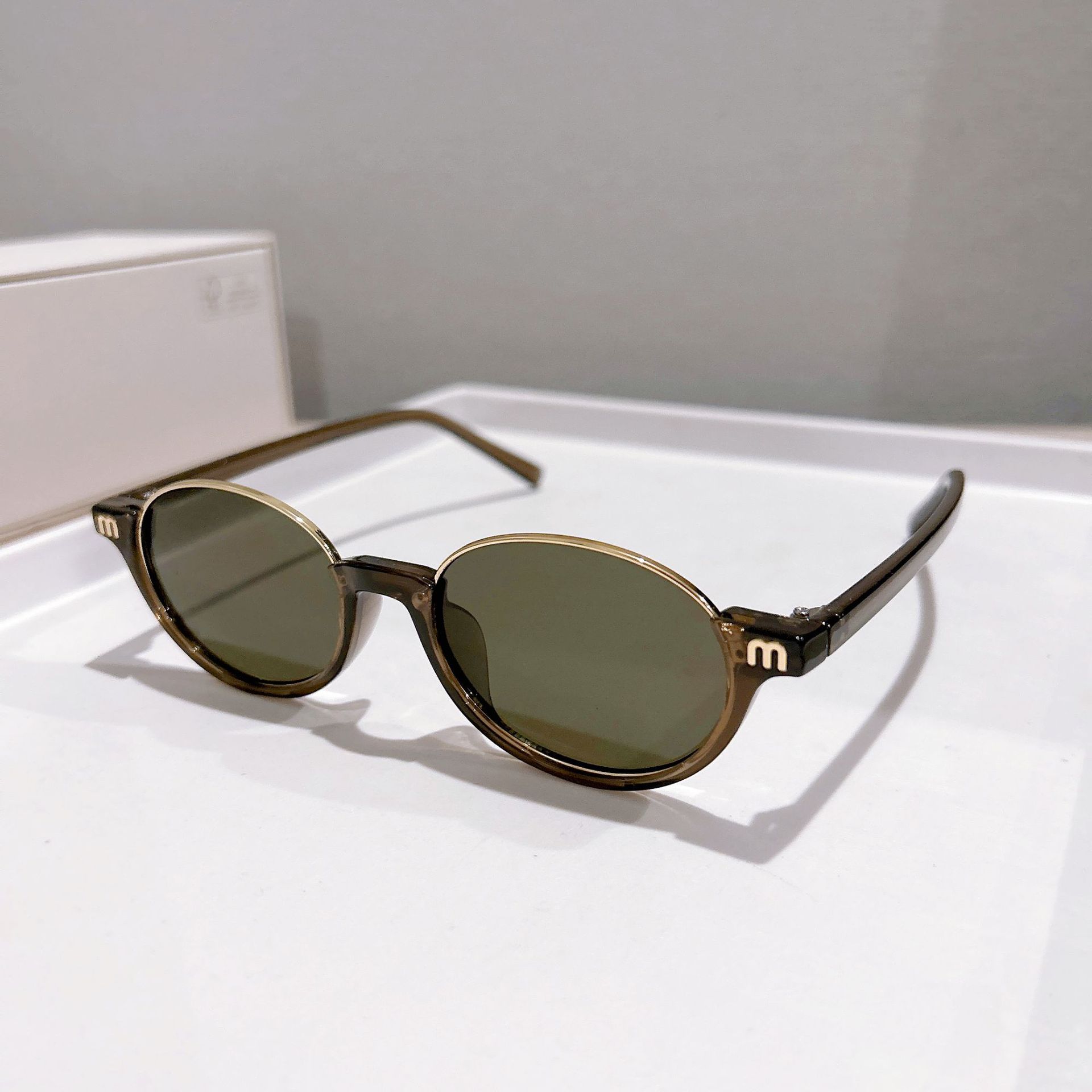 Letter M Polarized Sunglasses Women Luxury Brand Metal Frame Black Small Oval Sun Glasses Unsiex Elegant Shades UV400 оливковое зеленый
Letter M Polarized Sunglasses Women Luxury Brand Metal Frame Black Small Oval Sun Glasses Unsiex Elegant Shades UV400 оливковое зеленый