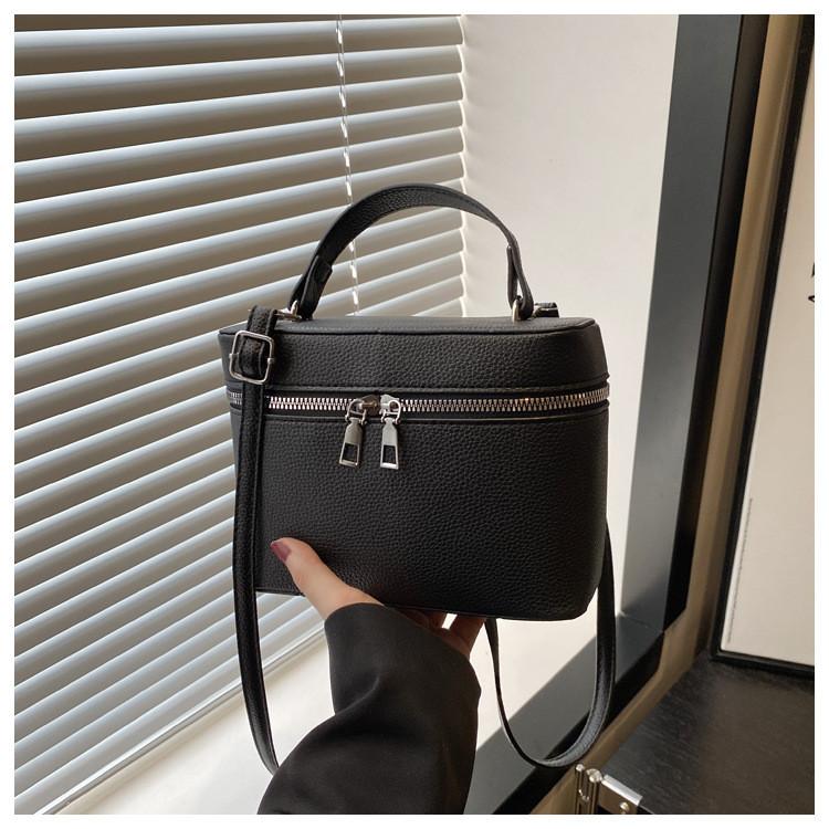 Solid Color Simple Lychee Texture Embossed Women Single Shoulder Bag Square чёрный
Solid Color Simple Lychee Texture Embossed Women Single Shoulder Bag Square чёрный