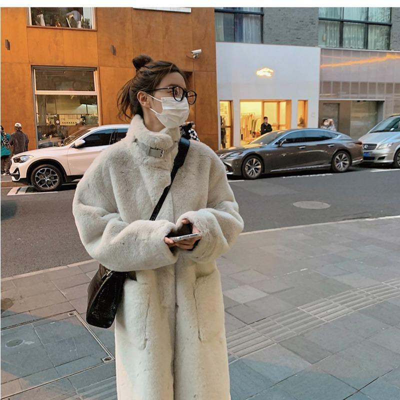 Medium and long loose stand-up collar woolen coat women s autumn and winter imitation lamb wool Tuscan fur coat women s clothing S recommends within 55kg
Medium and long loose stand-up collar woolen coat women s autumn and winter imitation lamb wool Tuscan fur coat women s clothing S recommends within 55kg