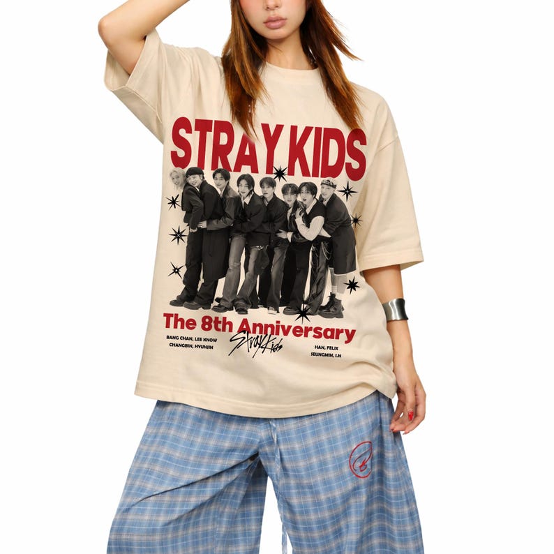2026 Модна футболка Чоловіки Жінки Вінтажний топ Stray Kids 8-ма річниця Kpop футболка, Подарунок для фаната SKZ, Футболка з графікою групового фото, Все, що нам потрібно, це футболка Stray Kids XXXL
2026 Модна футболка Чоловіки Жінки Вінтажний топ Stray Kids 8-ма річниця Kpop футболка, Подарунок для фаната SKZ, Футболка з графікою групового фото, Все, що нам потрібно, це футболка Stray Kids XXXL