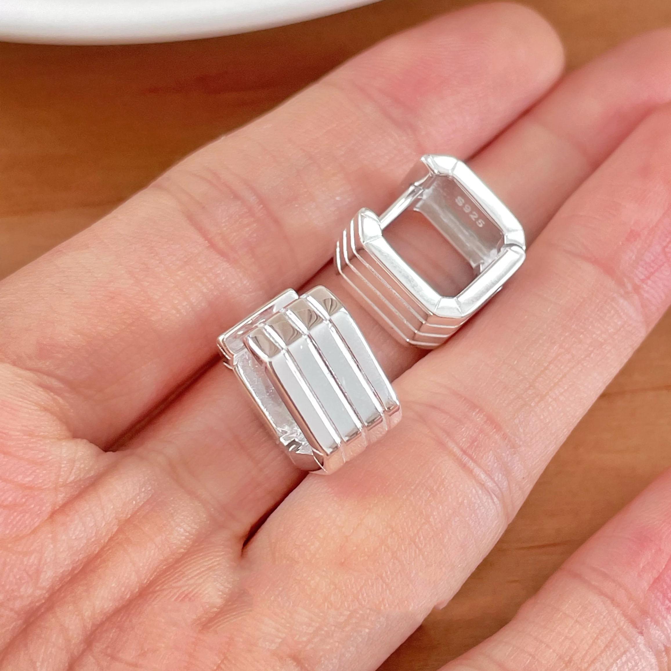 BF CLUB 925 Sterling Silver Earrings For Women Trendy Simple Retro Square Earring Jewelry Prevent Allergy Party Accessories
BF CLUB 925 Sterling Silver Earrings For Women Trendy Simple Retro Square Earring Jewelry Prevent Allergy Party Accessories