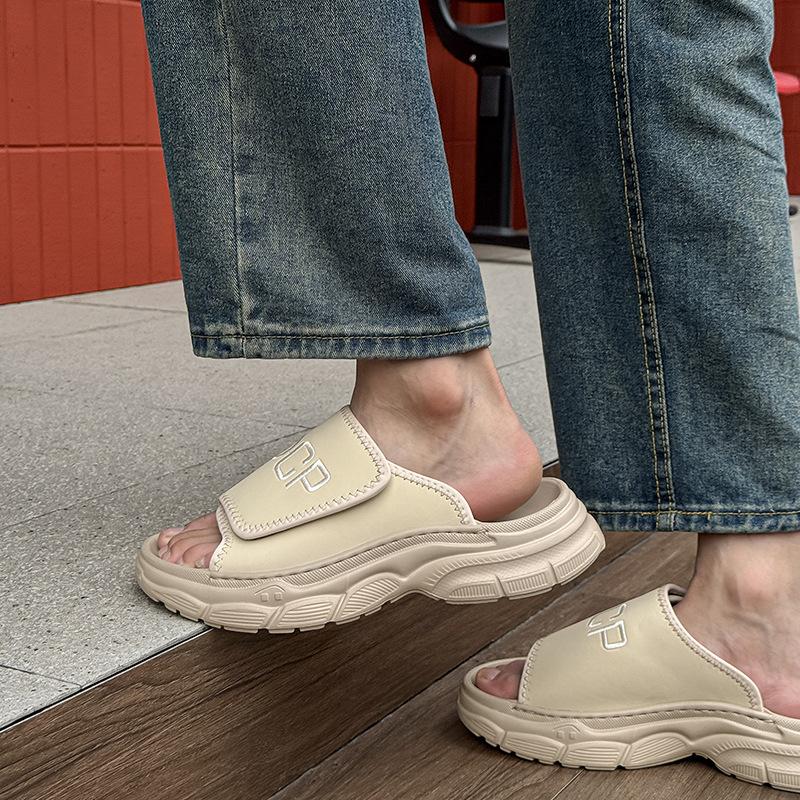 Summer new fashionable breathable casual one-word slippers heightened soft bottom wear men s cool slippers 471206-J 44 чорний
Summer new fashionable breathable casual one-word slippers heightened soft bottom wear men s cool slippers 471206-J 44 чорний