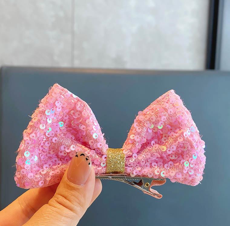 Sweet 3D Bow Hair Clip for Baby Girls – Princess Sequin Headdress Accessory
Sweet 3D Bow Hair Clip for Baby Girls – Princess Sequin Headdress Accessory