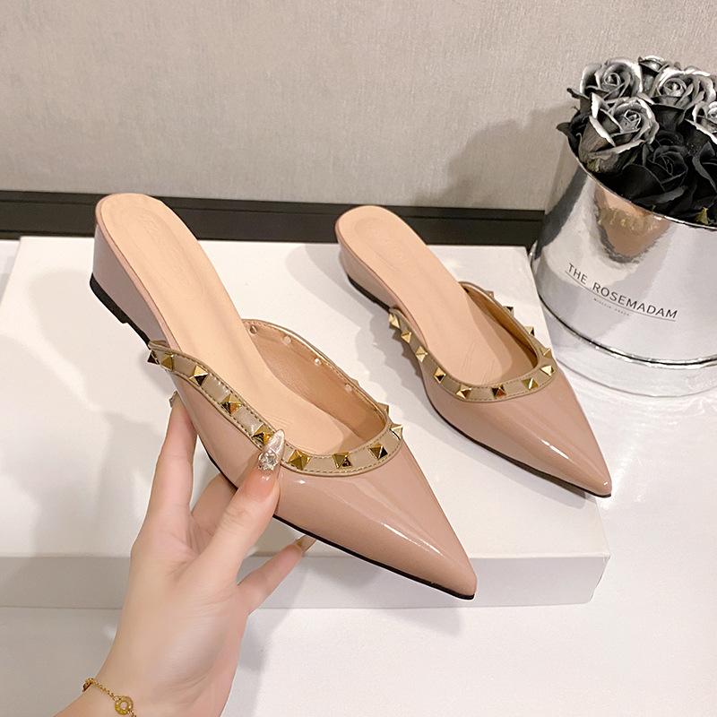 Rivet single shoes women s thick heel pointed toe nude flats 2025 spring new side empty patent leather bag head sandals 40 тілесний
Rivet single shoes women s thick heel pointed toe nude flats 2025 spring new side empty patent leather bag head sandals 40 тілесний