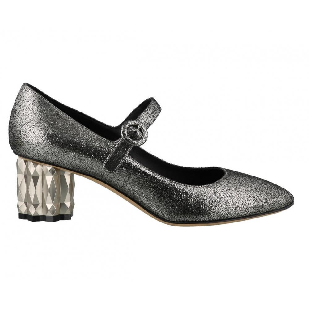 Ferragamo Salvatore Ferragamo OrtenSia Women S 718282 Silver pumpS Multi US 8/Regular
Ferragamo Salvatore Ferragamo OrtenSia Women S 718282 Silver pumpS Multi US 8/Regular