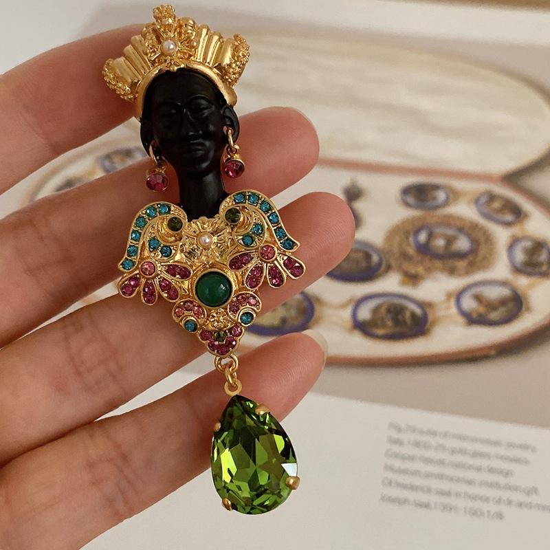Vintage Women Men Classic Crystal Pendant Sheik Brooch Badges Retro Classic Lady Palace Rhinestone Enamel Pin Accessories
Vintage Women Men Classic Crystal Pendant Sheik Brooch Badges Retro Classic Lady Palace Rhinestone Enamel Pin Accessories