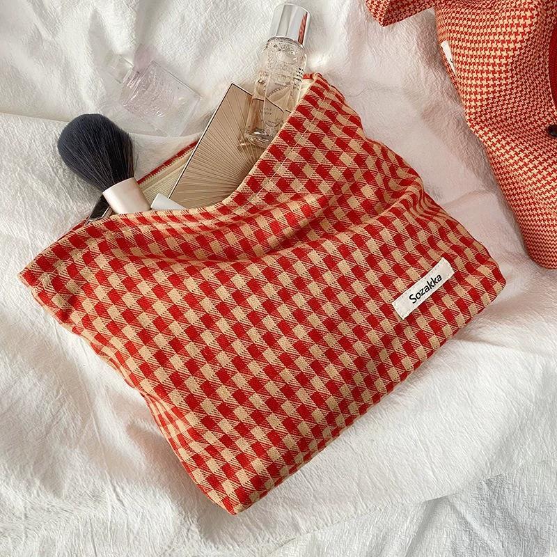 Ins Japanese Retro Fresh Plaid Makeup Bag Women Travel Portable Cosmetic Skincare Organizer Girls Pen Pouch Casual Clutch Bag
Ins Japanese Retro Fresh Plaid Makeup Bag Women Travel Portable Cosmetic Skincare Organizer Girls Pen Pouch Casual Clutch Bag