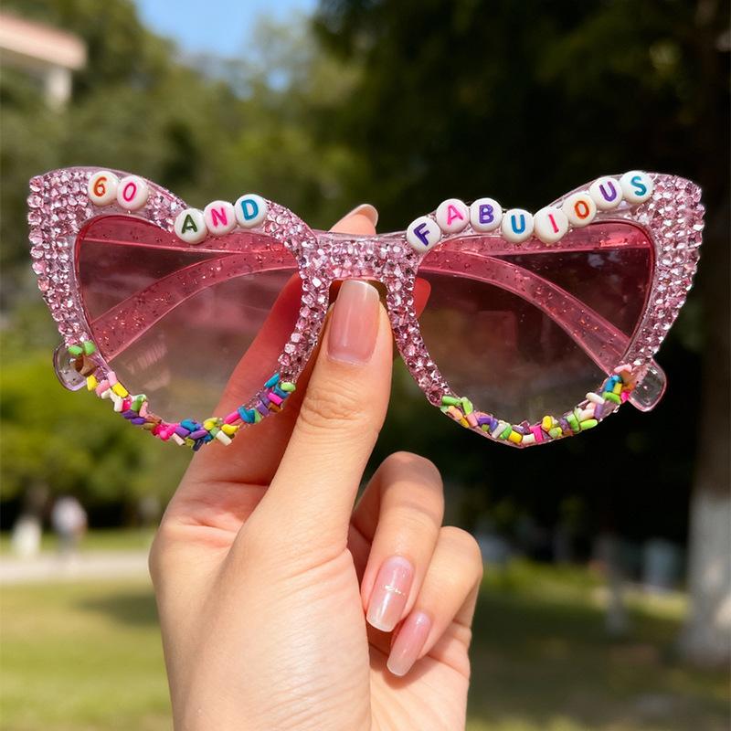 2026 Y2K Happy Birthday Sunglasses Pink Cat Eye Rhinestone Embellished Celebration Eyewear Party Sun Glasses KJ219
2026 Y2K Happy Birthday Sunglasses Pink Cat Eye Rhinestone Embellished Celebration Eyewear Party Sun Glasses KJ219