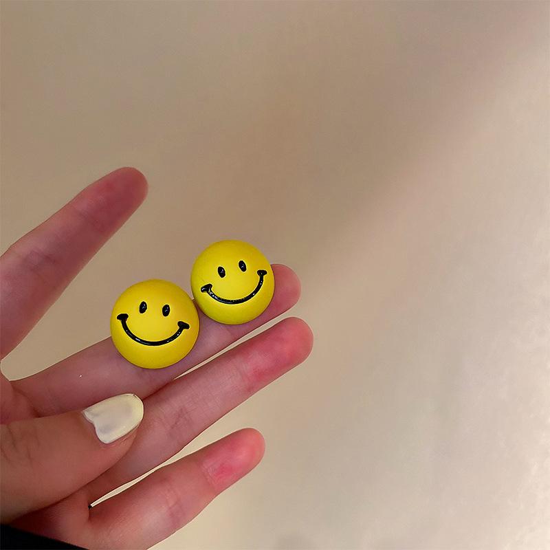 Small fresh yellow geometric flower love earrings temperament design stud earrings pendant exaggerated earrings women
Small fresh yellow geometric flower love earrings temperament design stud earrings pendant exaggerated earrings women