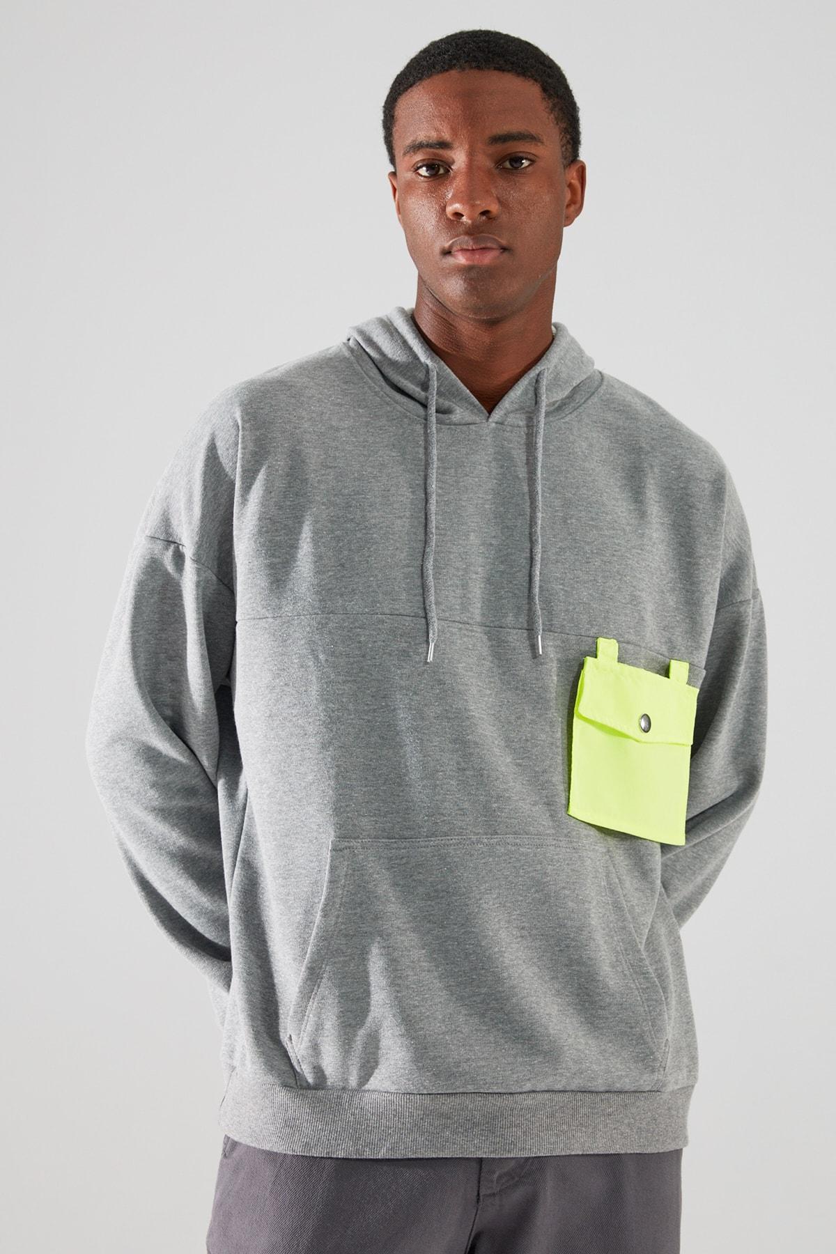 Gray Men s Sweatshirt TMNAW21SW0802
Gray Men s Sweatshirt TMNAW21SW0802