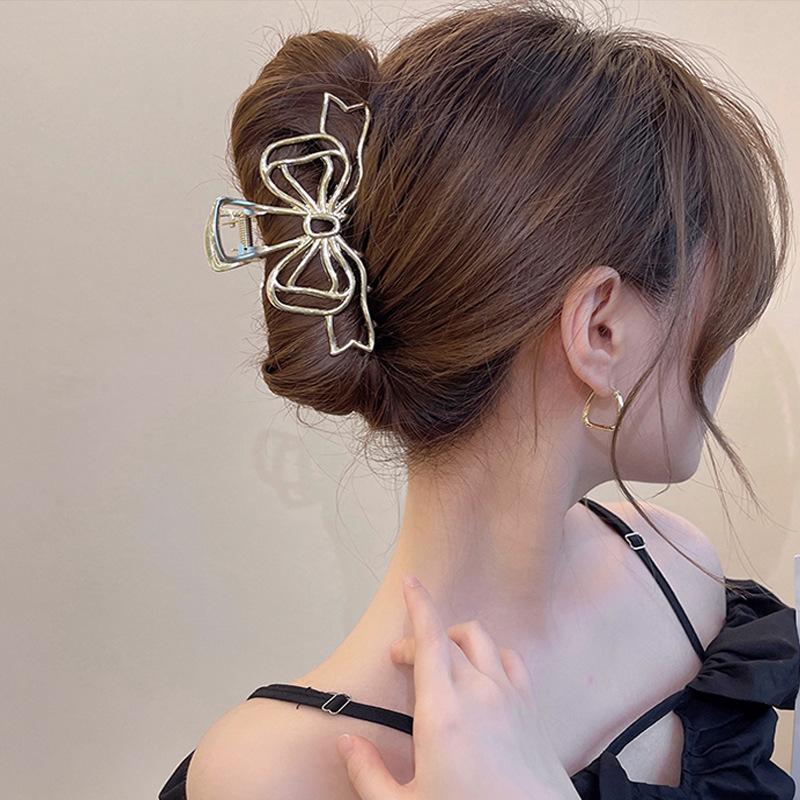 Fashion Metal Bow Hair Claw Clips For Women Girls Clamps Korea Geometric Hair Crab Hairpins Hairgrips Headwear Hair Accessories
Fashion Metal Bow Hair Claw Clips For Women Girls Clamps Korea Geometric Hair Crab Hairpins Hairgrips Headwear Hair Accessories