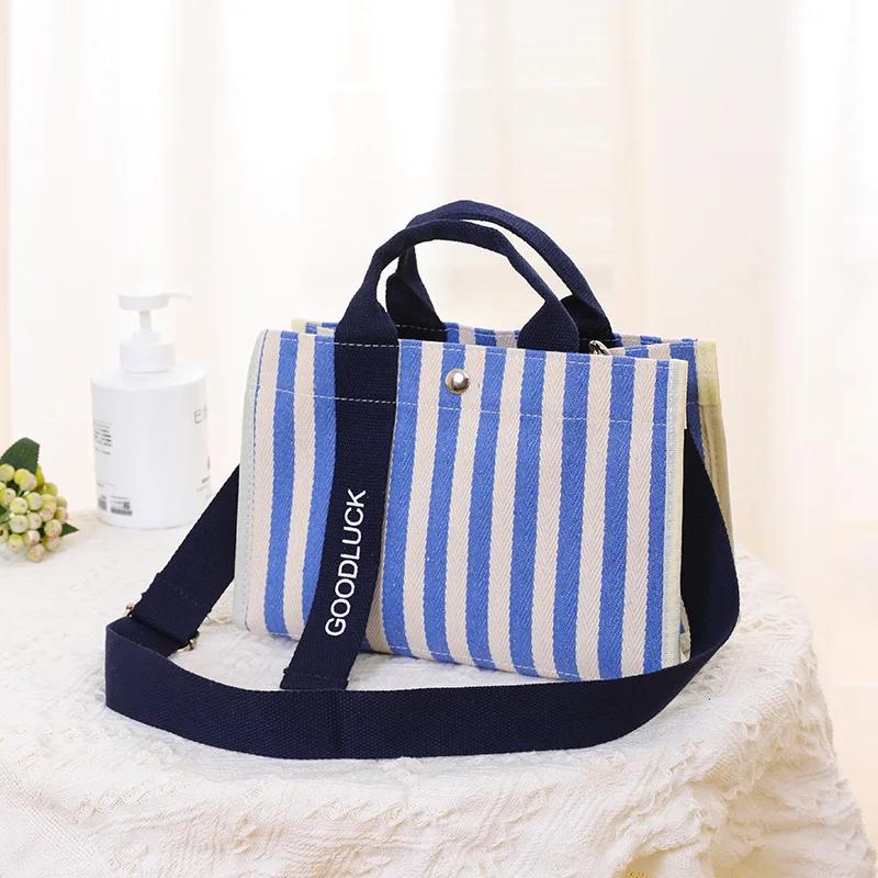 Sle Casual Canvas Tote Bag Waterproof Commuter Crossbody Bag Faionable Striped Large Capaci Handbag for Youth 27.5 x 15 x 20CM
Sle Casual Canvas Tote Bag Waterproof Commuter Crossbody Bag Faionable Striped Large Capaci Handbag for Youth 27.5 x 15 x 20CM