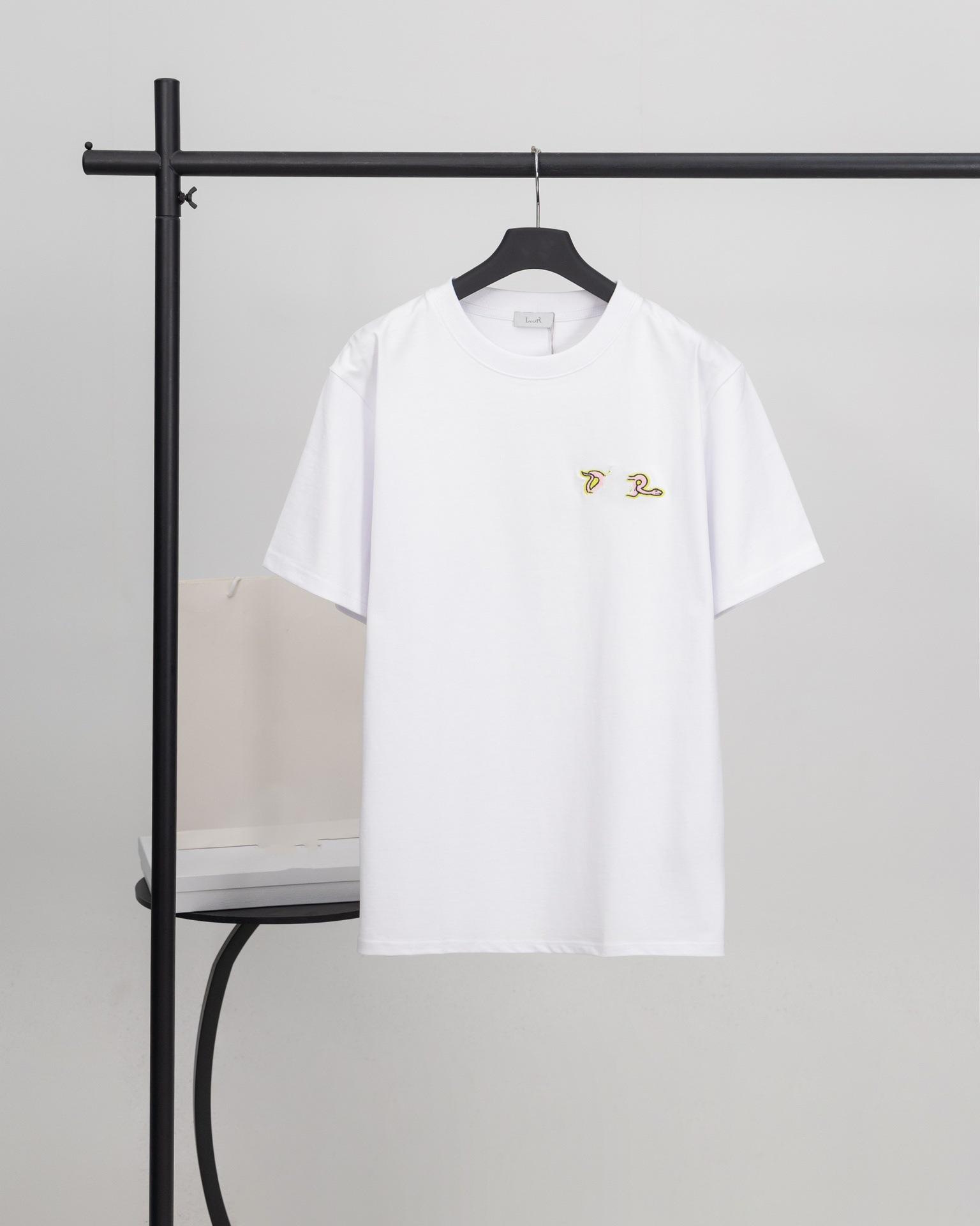 DO Family Year of the Snake Co-Branded Snake Embroidery T-Shirt Unisex XS белый
DO Family Year of the Snake Co-Branded Snake Embroidery T-Shirt Unisex XS белый