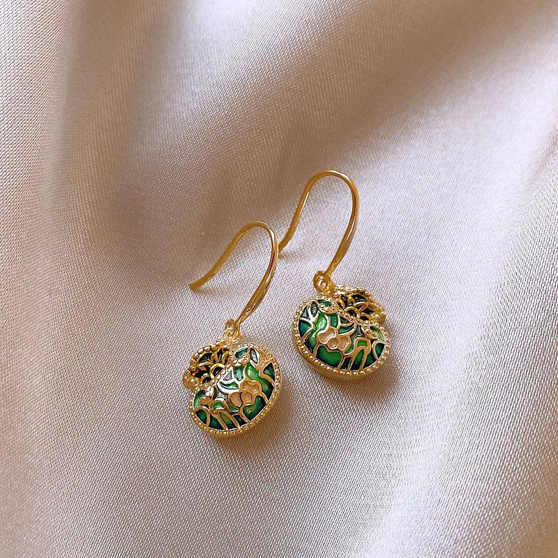 Green Purse Tassel Earrings Women s New Chinese Style Light Luxury Temperament Earrings 2024 New Arrival Hundred Fancy Ear Rings 2195#(green) purse ear hook
Green Purse Tassel Earrings Women s New Chinese Style Light Luxury Temperament Earrings 2024 New Arrival Hundred Fancy Ear Rings 2195#(green) purse ear hook