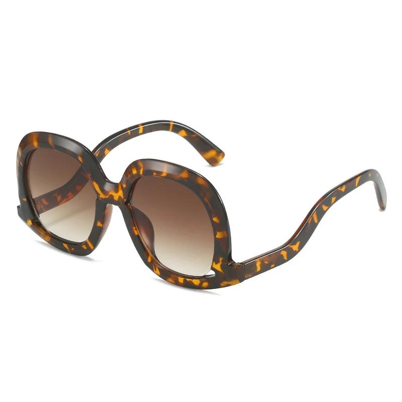 Fashion Unique Oval Sunglasses Women Fashion Colorful Leopard Gradient Shades UV400 Men Trending Hollow Sun Glasses Gafas De Sol As the picture
Fashion Unique Oval Sunglasses Women Fashion Colorful Leopard Gradient Shades UV400 Men Trending Hollow Sun Glasses Gafas De Sol As the picture