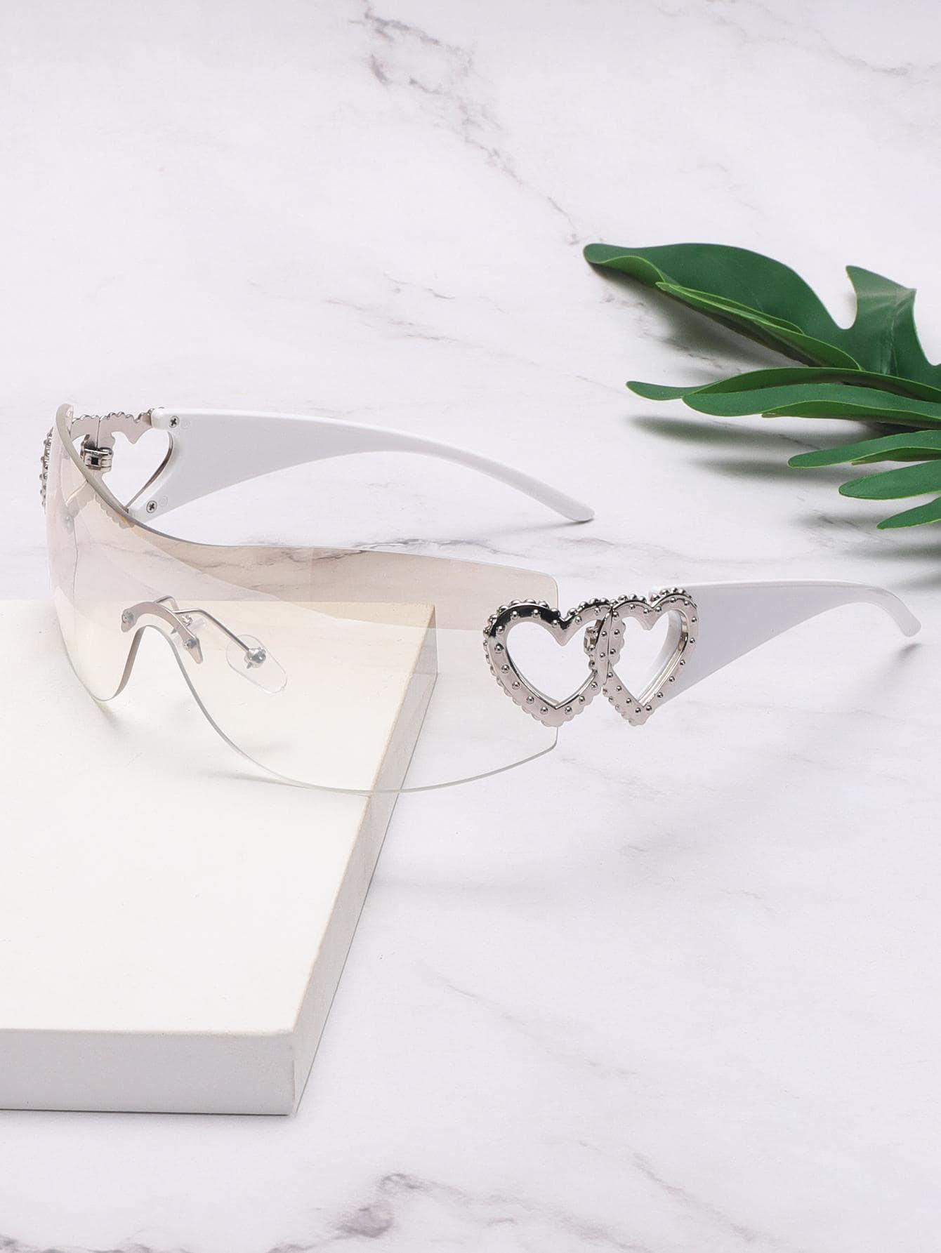 1PC all-in-one stylish glasses with heart-shaped cutout design on the armbands. Perfect for parties, photography, and also an id
1PC all-in-one stylish glasses with heart-shaped cutout design on the armbands. Perfect for parties, photography, and also an id